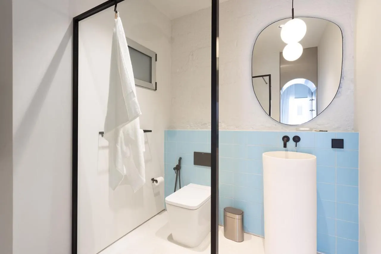 아파트 Home2Book Design Studio In Santa Cruz Center 스페인